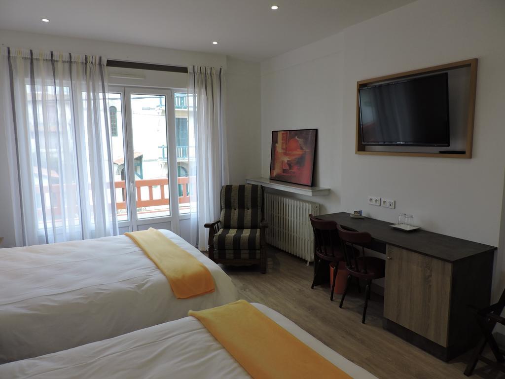 Hotel Uhainak Hendaye Zimmer foto